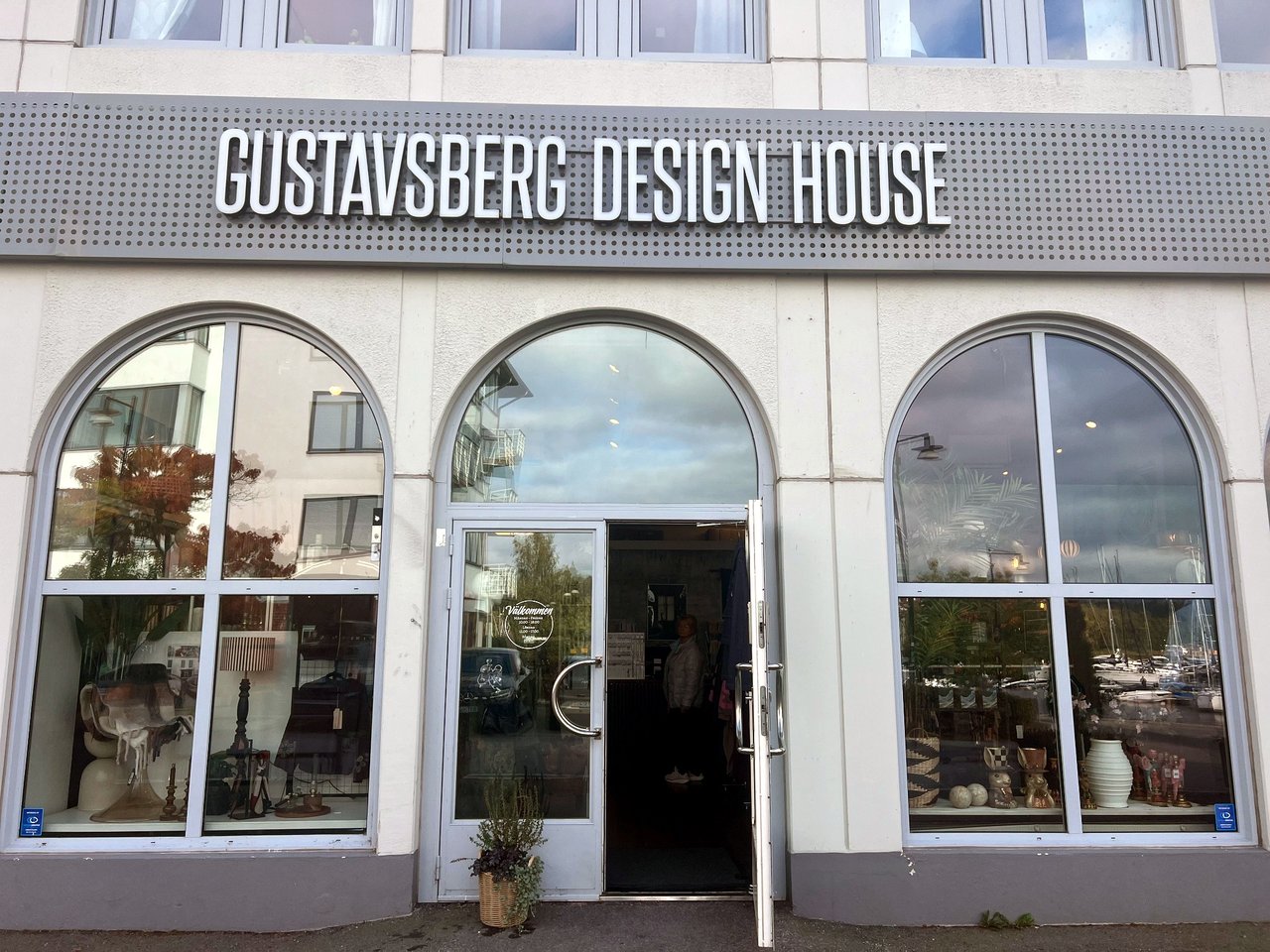 The façade of Gustavsberg Design House with arched shop windows